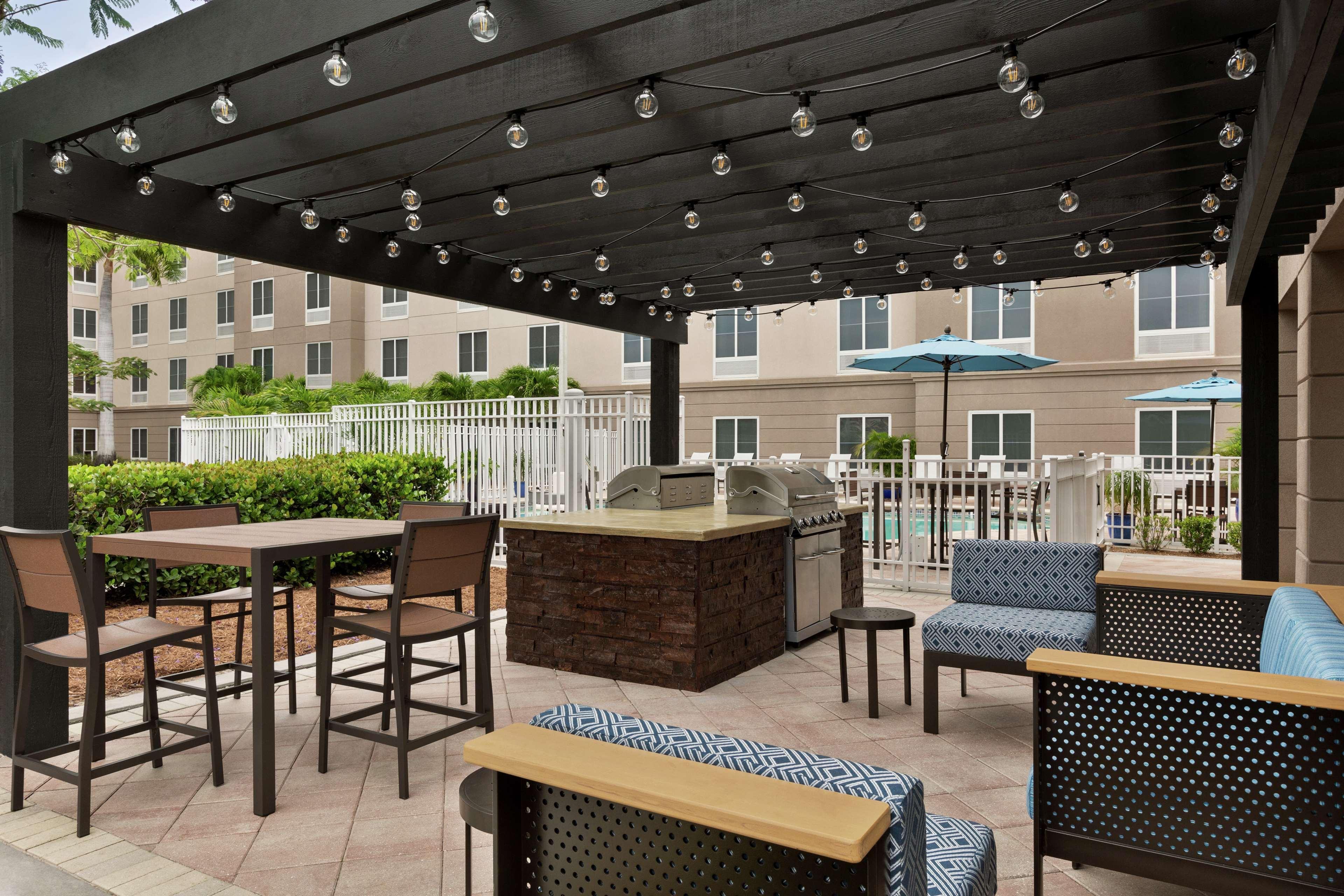 Homewood Suites Fort Myers Airport - Fgcu Exteriör bild